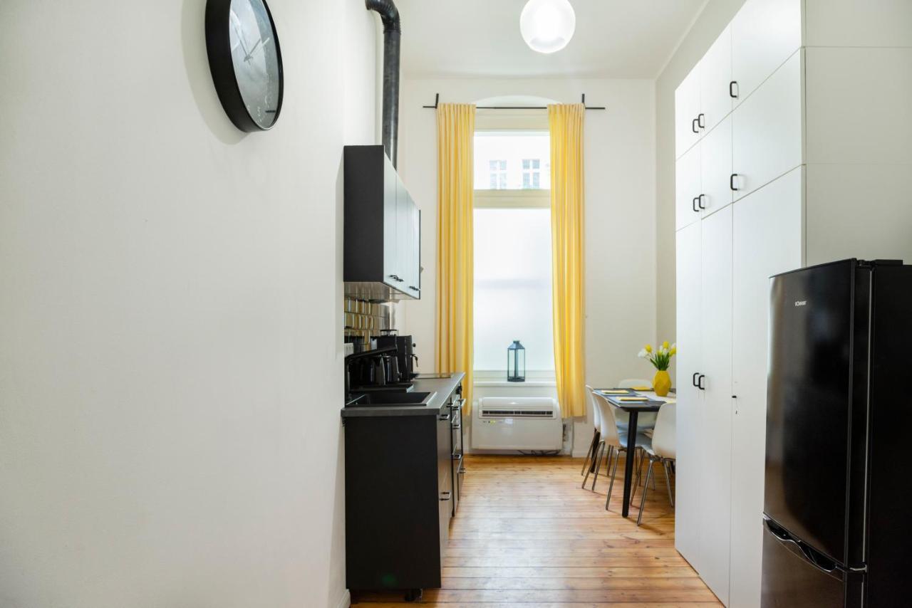 Lr Renovated +ac+rain Shower+wooden Floorboards * Berlijn